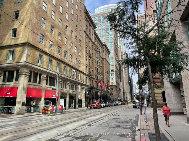 330 - 22 Leader Lane