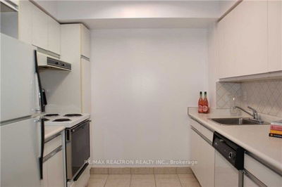 Unit 313 — 11 Thorncliffe Park Dr, Toronto - Thorncliffe Park image-0-4