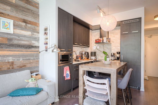 S211 - 455 Front Street