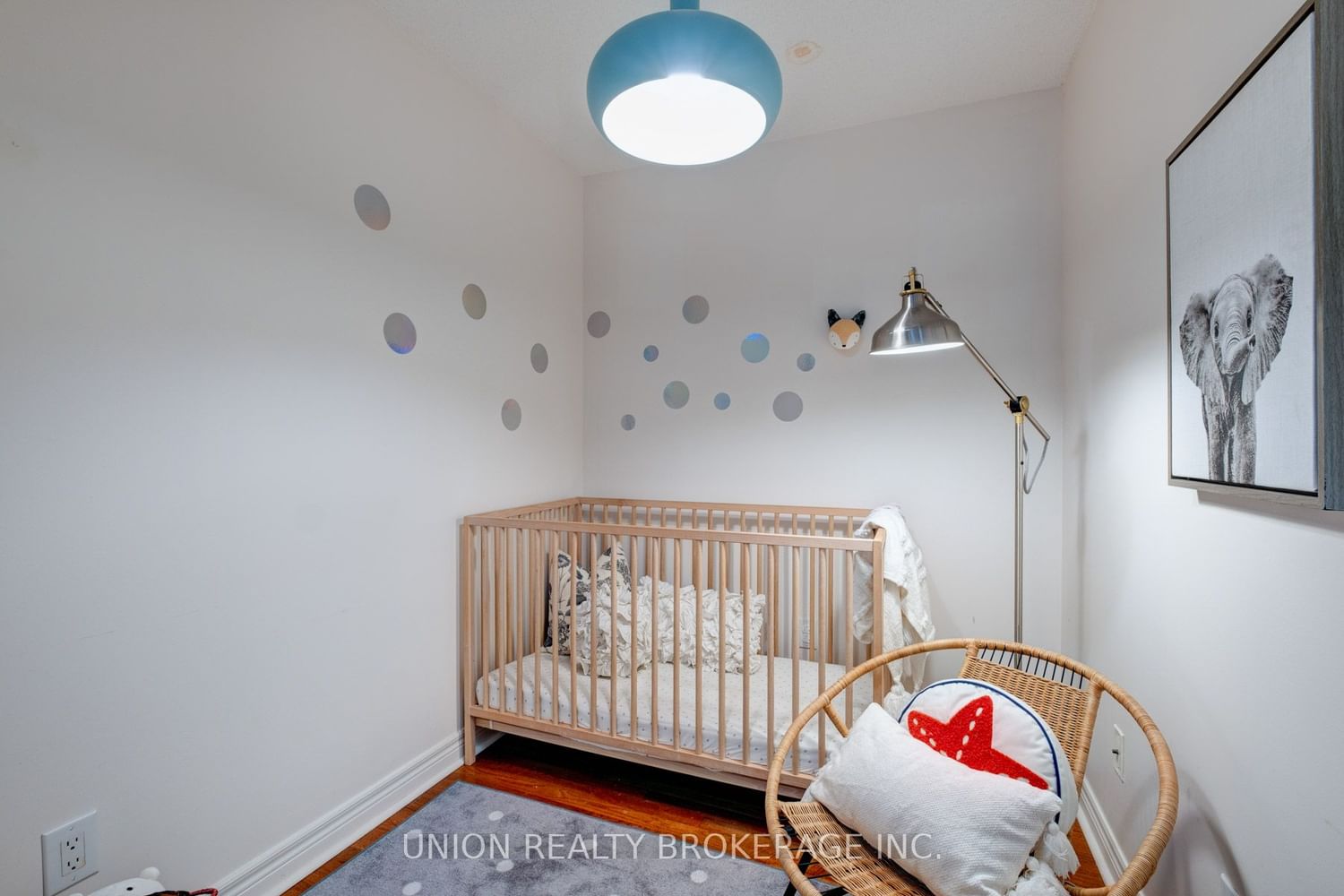 Listing Image 10