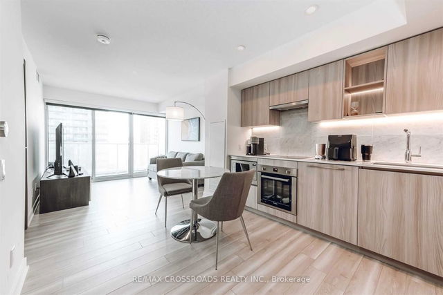 1508 - 17 Bathurst Street