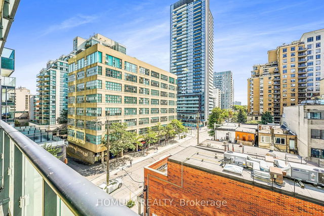 515 - 161 Roehampton Avenue
