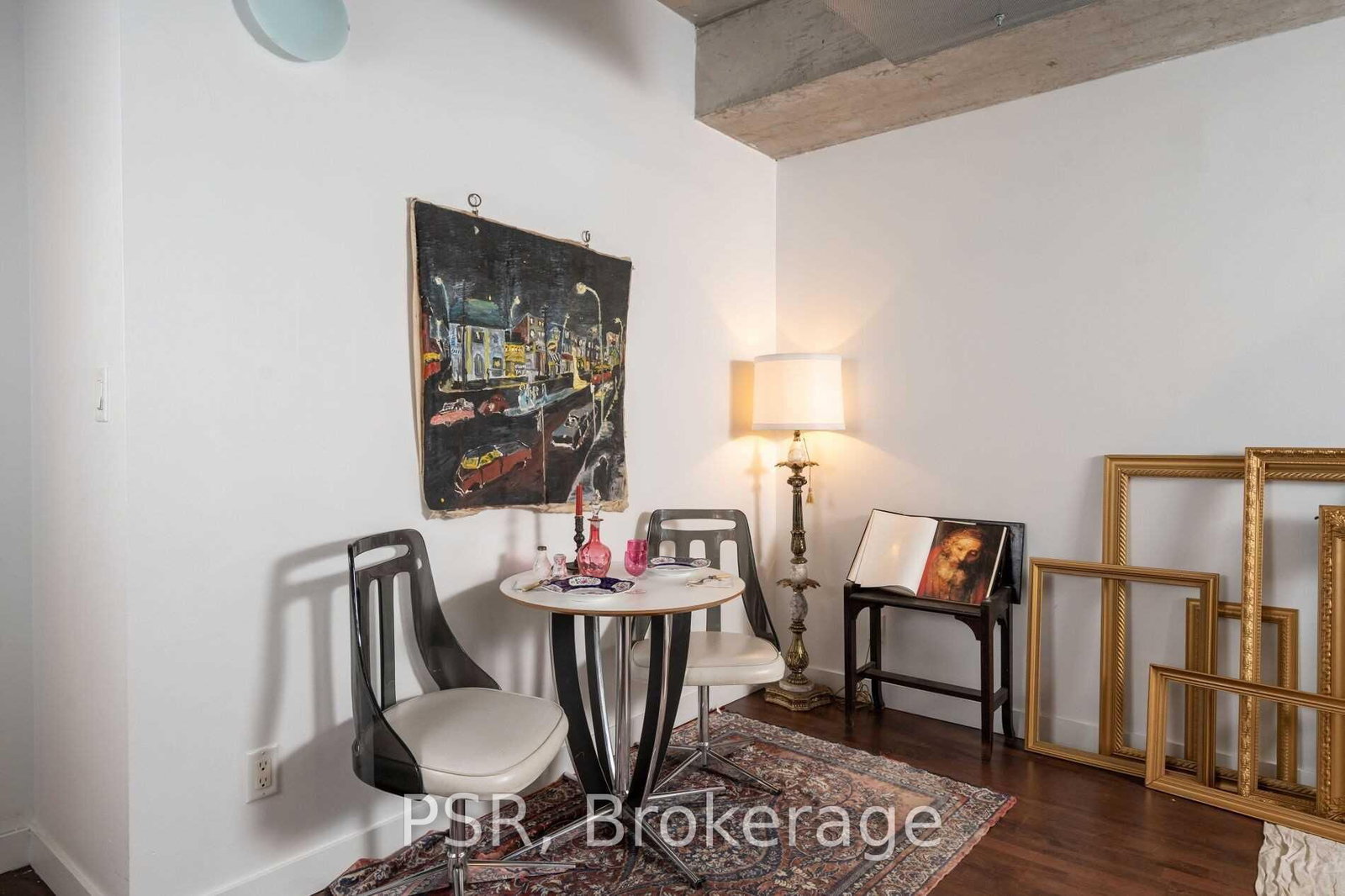 Listing Image 9