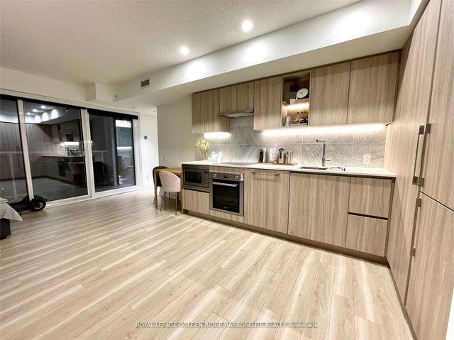 2202 - 17 Bathurst Street