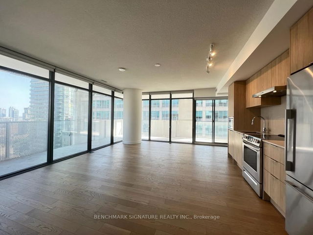 1703 - 25 Richmond Street