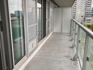 502 - 2015 Sheppard E Avenue