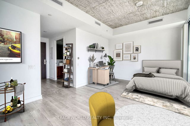 1211 - 185 Roehampton Avenue
