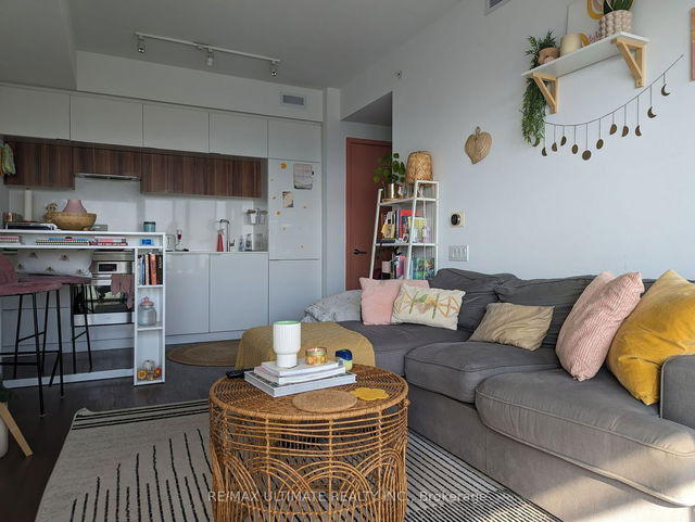 3007 - 185 Roehampton Avenue