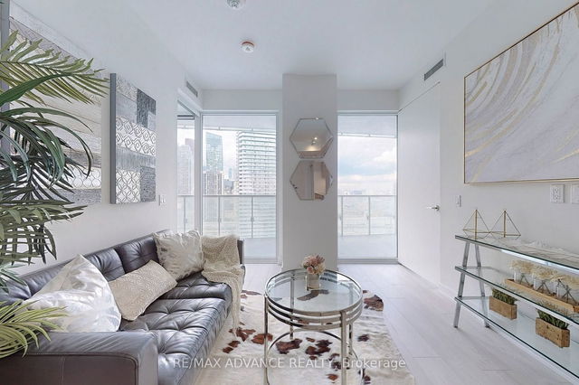 2508 - 15 Queens Quay
