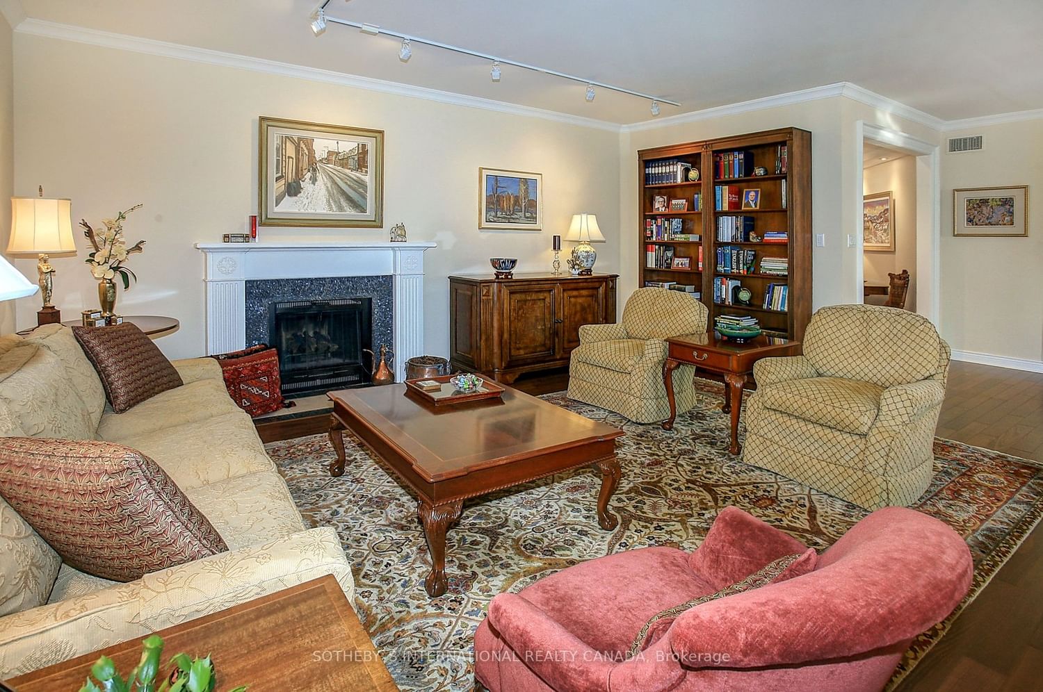 Listing Image 5