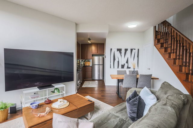PH18 - 308 Palmerston Avenue