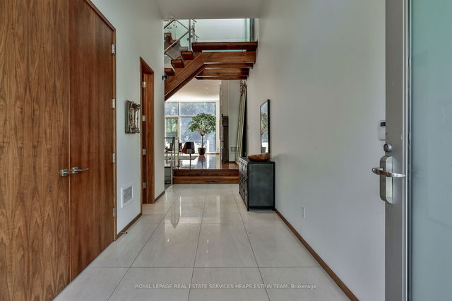 63 Douglas Crescent