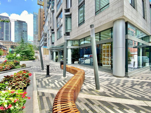 2810 - 45 Charles Street
