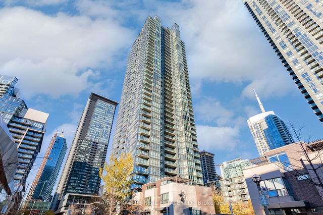 Ph05 - 15 Fort York Boulevard