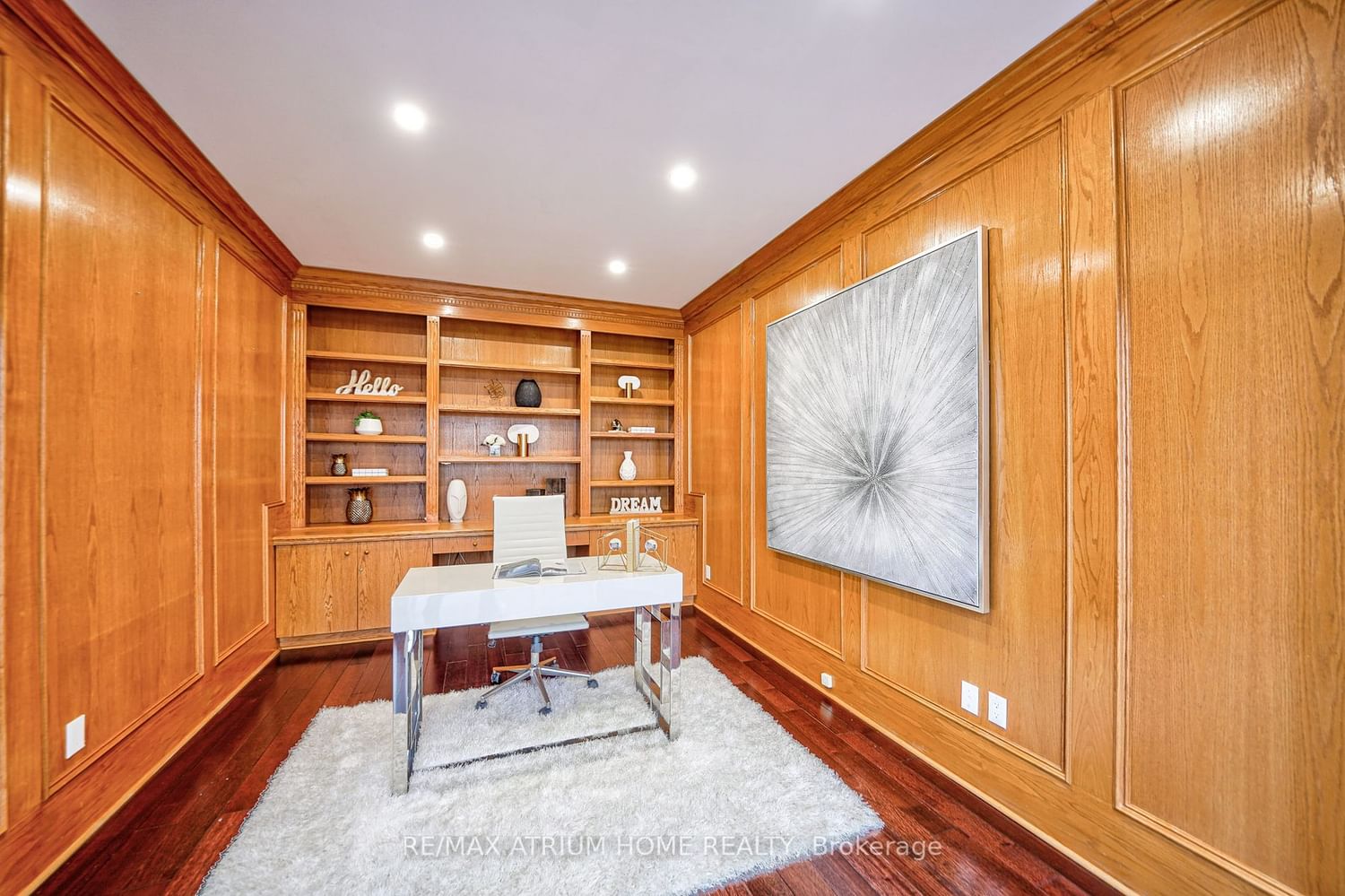 Listing Image 7