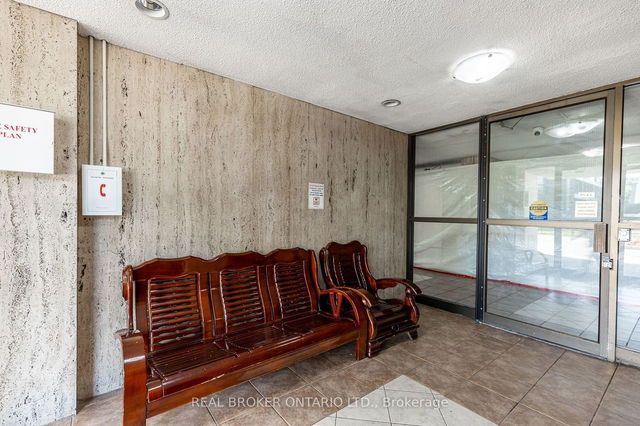 912 - 10 Sunny Glenway