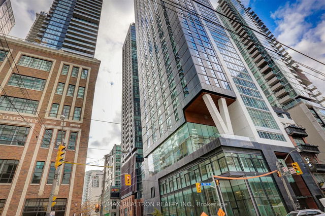 2701 - 88 Blue Jays Way