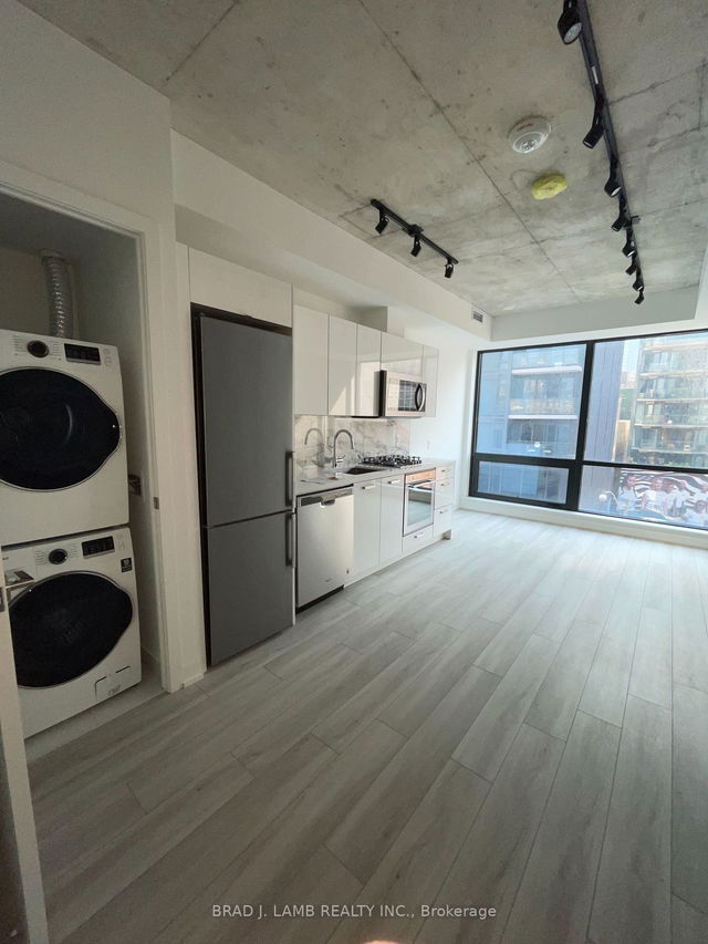 303 - 458 Richmond Street