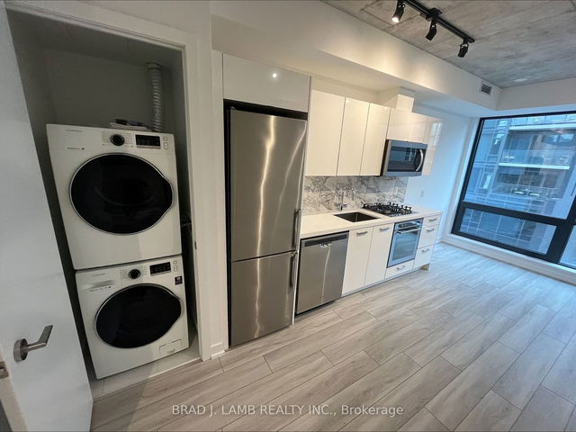 303 - 458 Richmond Street