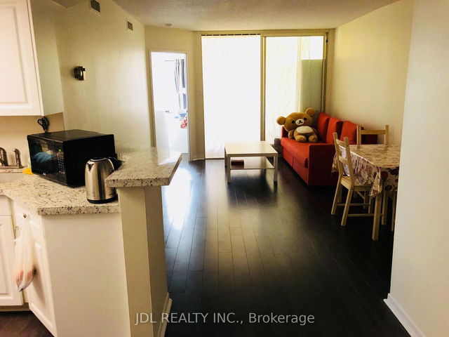 2312 - 1001 Bay Street