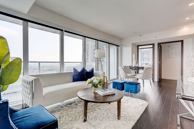 1612 - 19 Bathurst Street