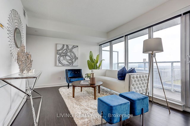 1612 - 19 Bathurst Street