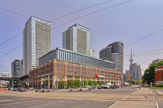 907 - 17 Bathurst Street