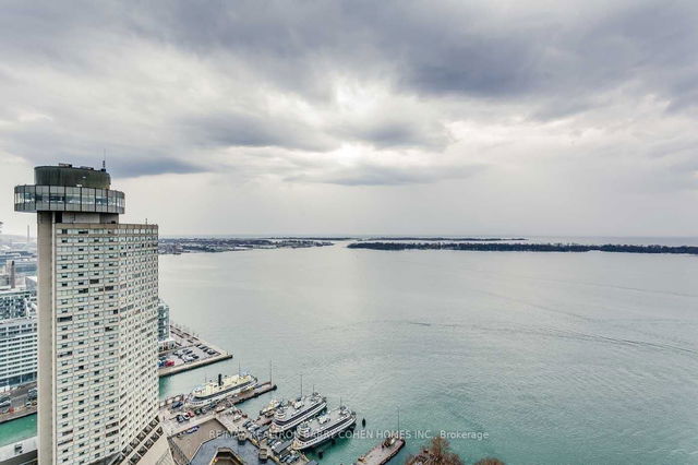 503 - 33 Harbour Square