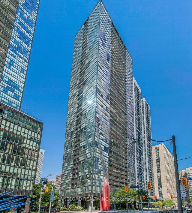 1505 - 110 Charles Street