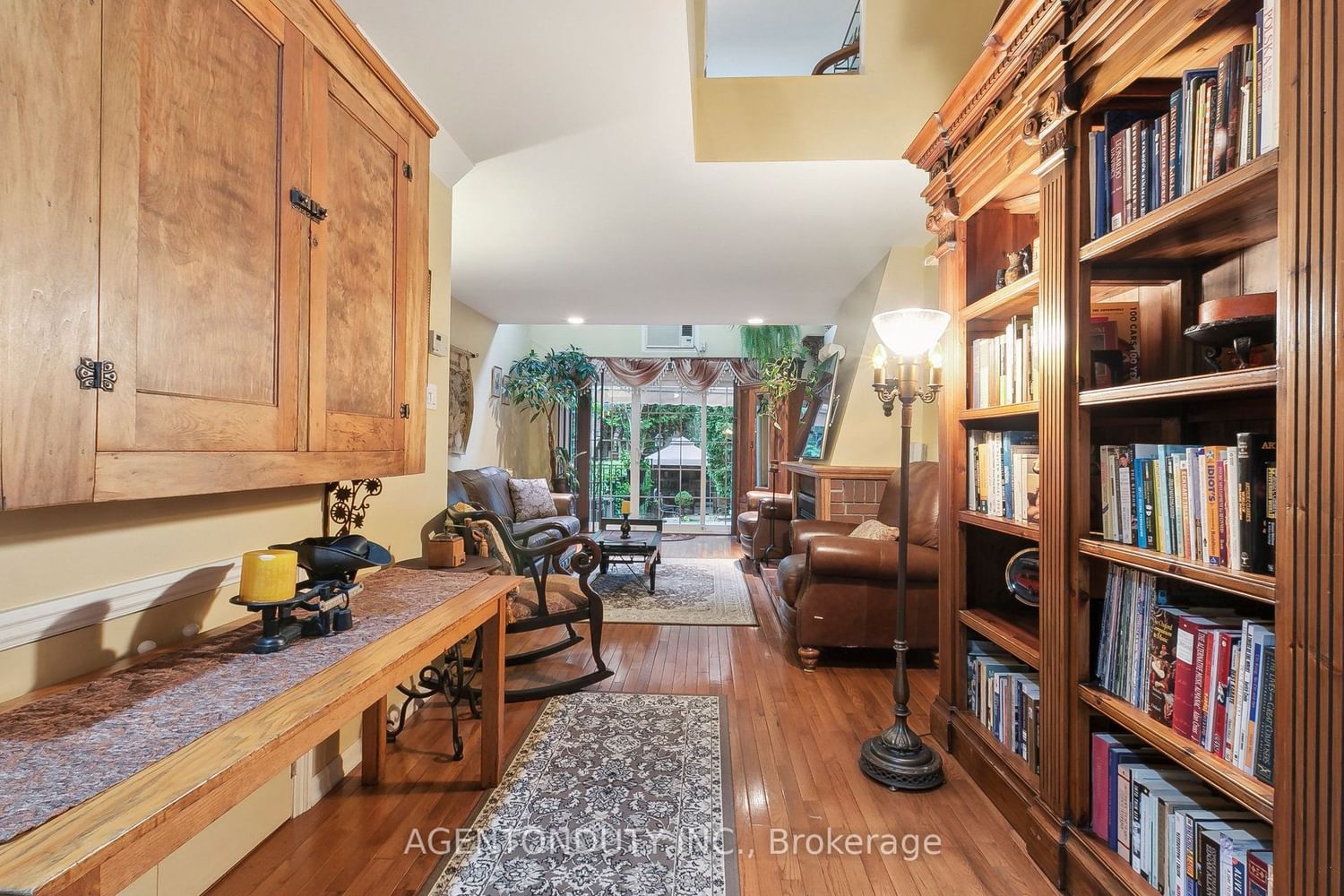 Listing Image 7