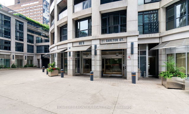 806 - 21 Carlton Street