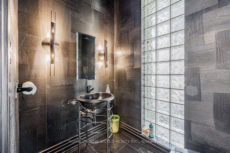 5 Abrams Pl, Toronto, M2L 1W7 | Image 3