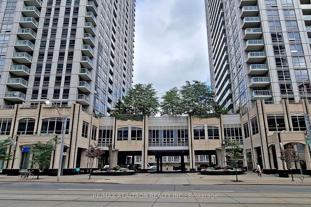 4001 - 761 Bay Street