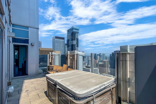 4001 - 761 Bay Street