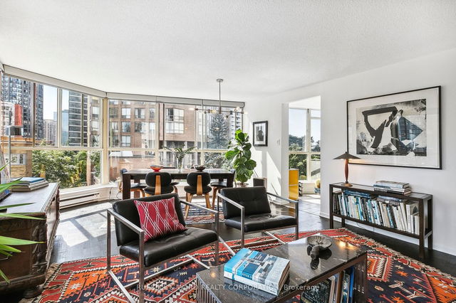 705 - 1055 Bay Street