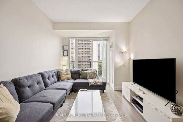 1107 - 18 Graydon Hall Drive