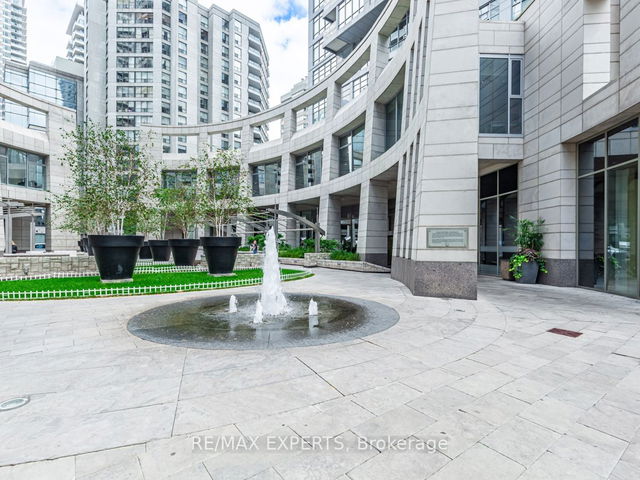 2212 - 2181 Yonge Street