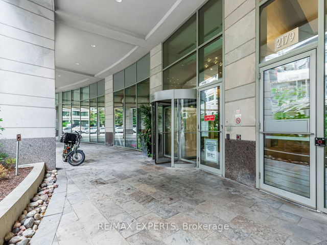 2212 - 2181 Yonge Street