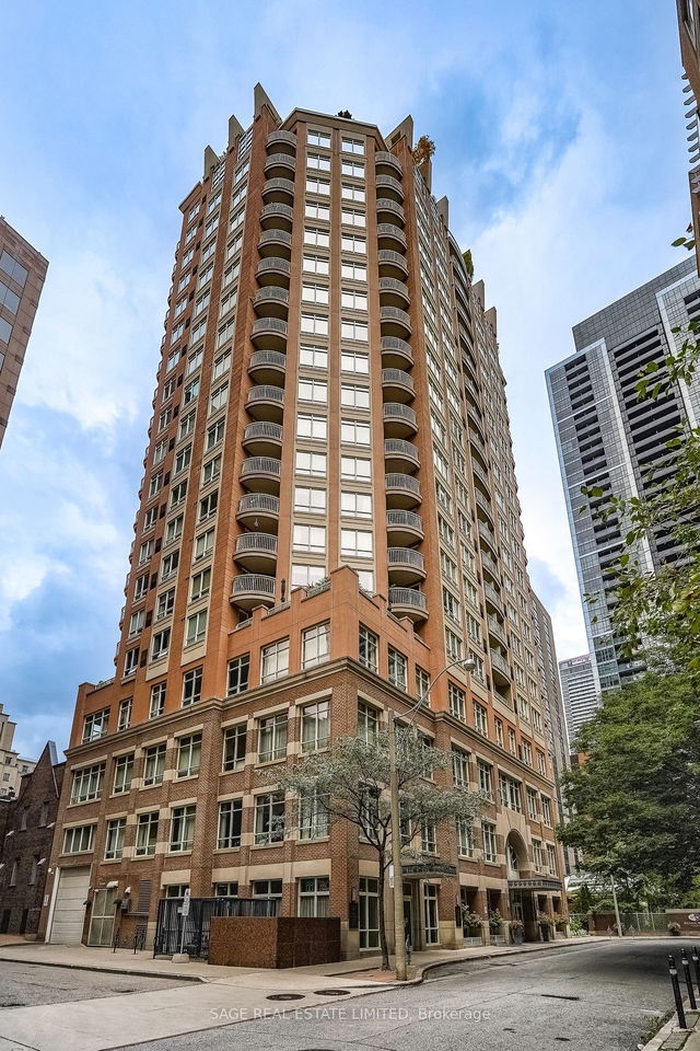 901 - 100 Hayden Street