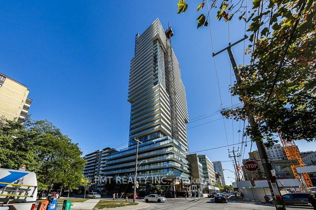 1212 - 185 Roehampton Avenue