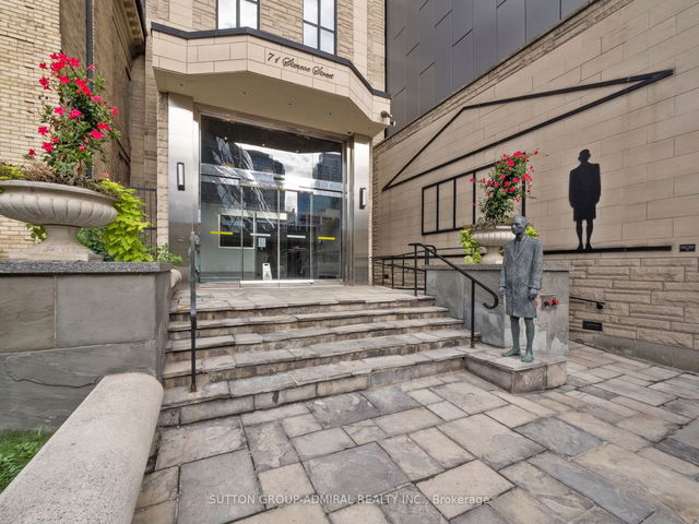 501 - 71 Simcoe Street