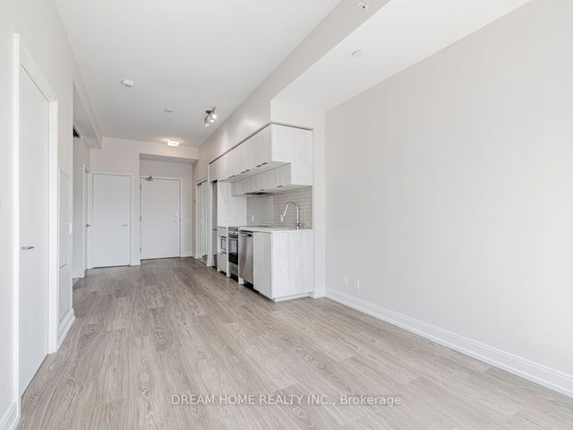 1206 - 181 Dundas Street