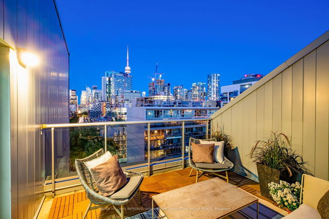 1008 - 60 Bathurst Street