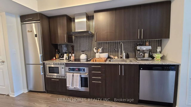 704 - 352 front Street