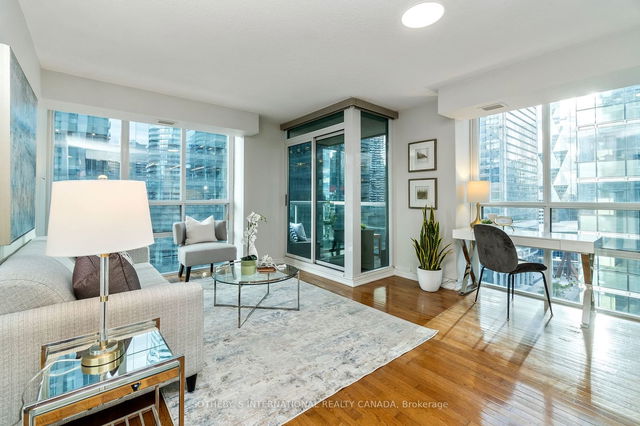 2206 - 30 Grand Trunk Crescent