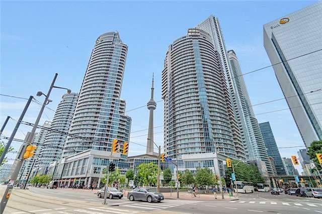 3004 - 208 Queens Quay