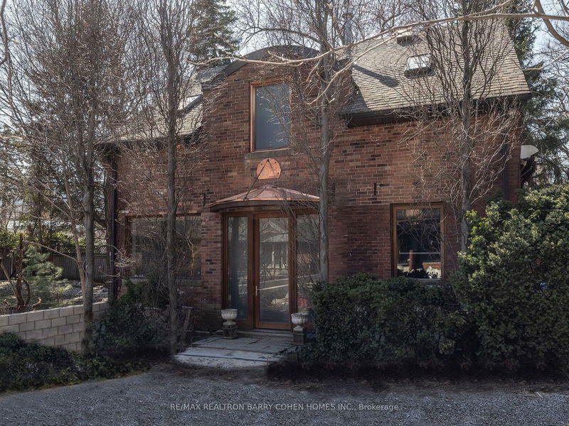 Unit Coach H — 135 C Crescent Rd, Toronto - Rosedale-Moore Park image-0-0