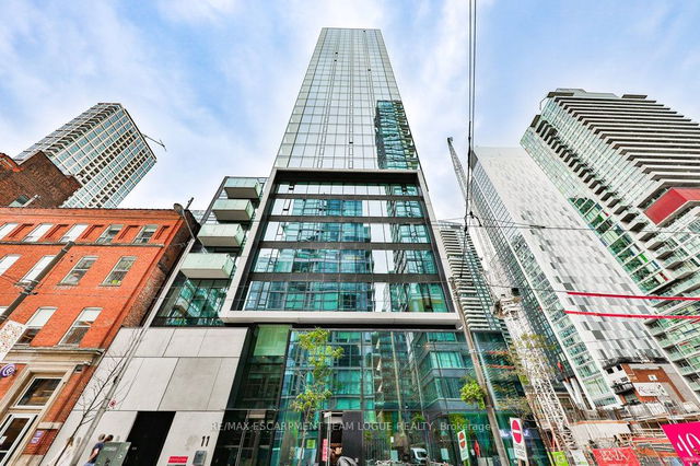 2101 - 11 Charlotte Street