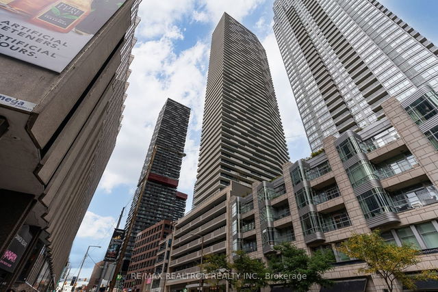 2911 - 2221 Yonge Street