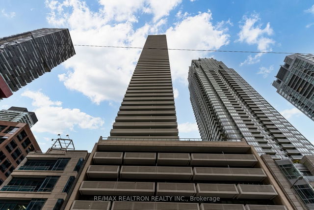 2911 - 2221 Yonge Street